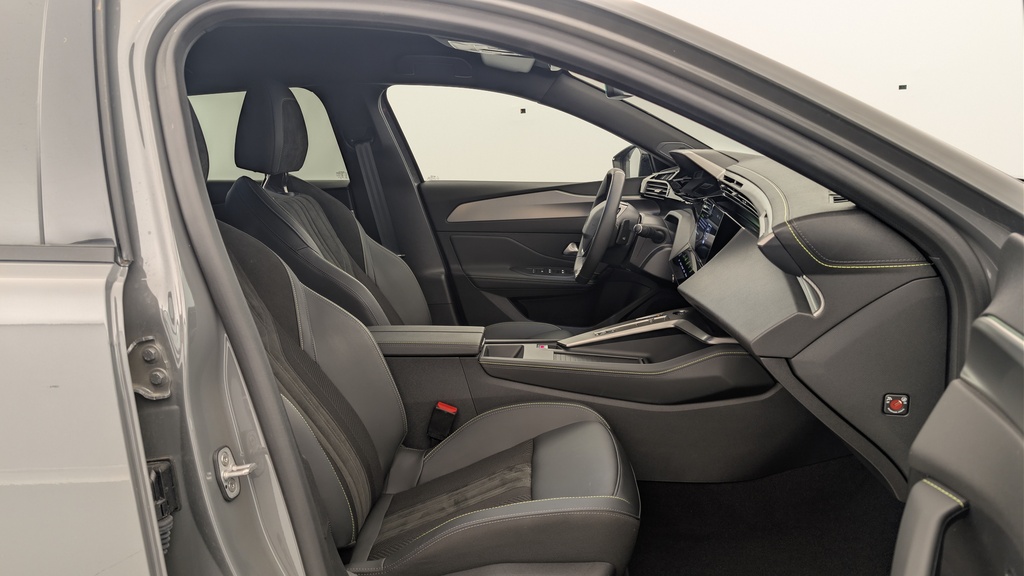 Peugeot 408 Hybrid 145 e-DCS6 GT