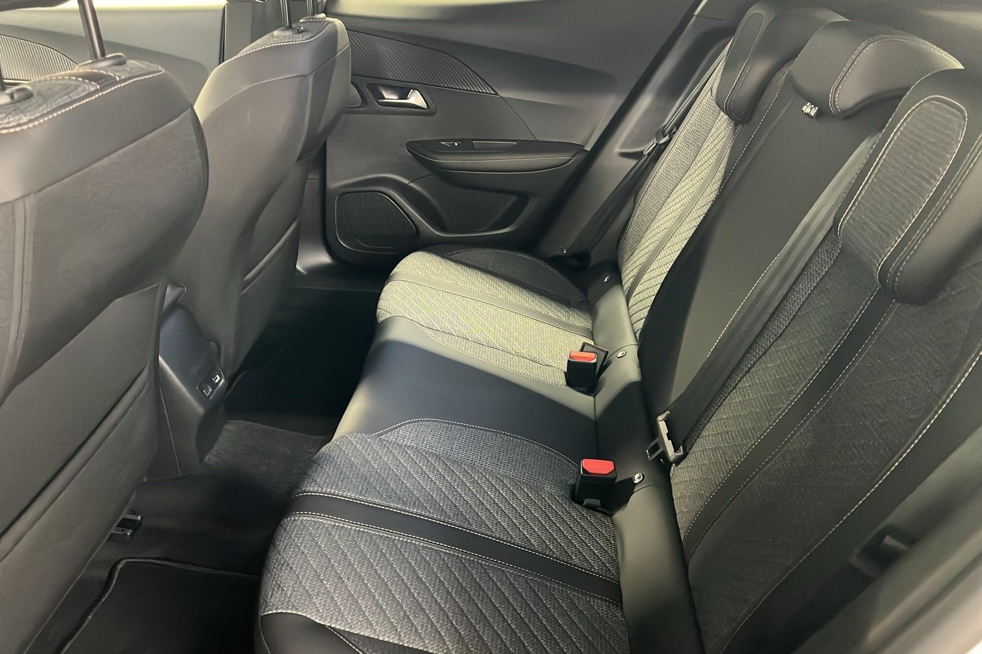 Peugeot 2008 Hybrid 145 e-DCS6 Allure