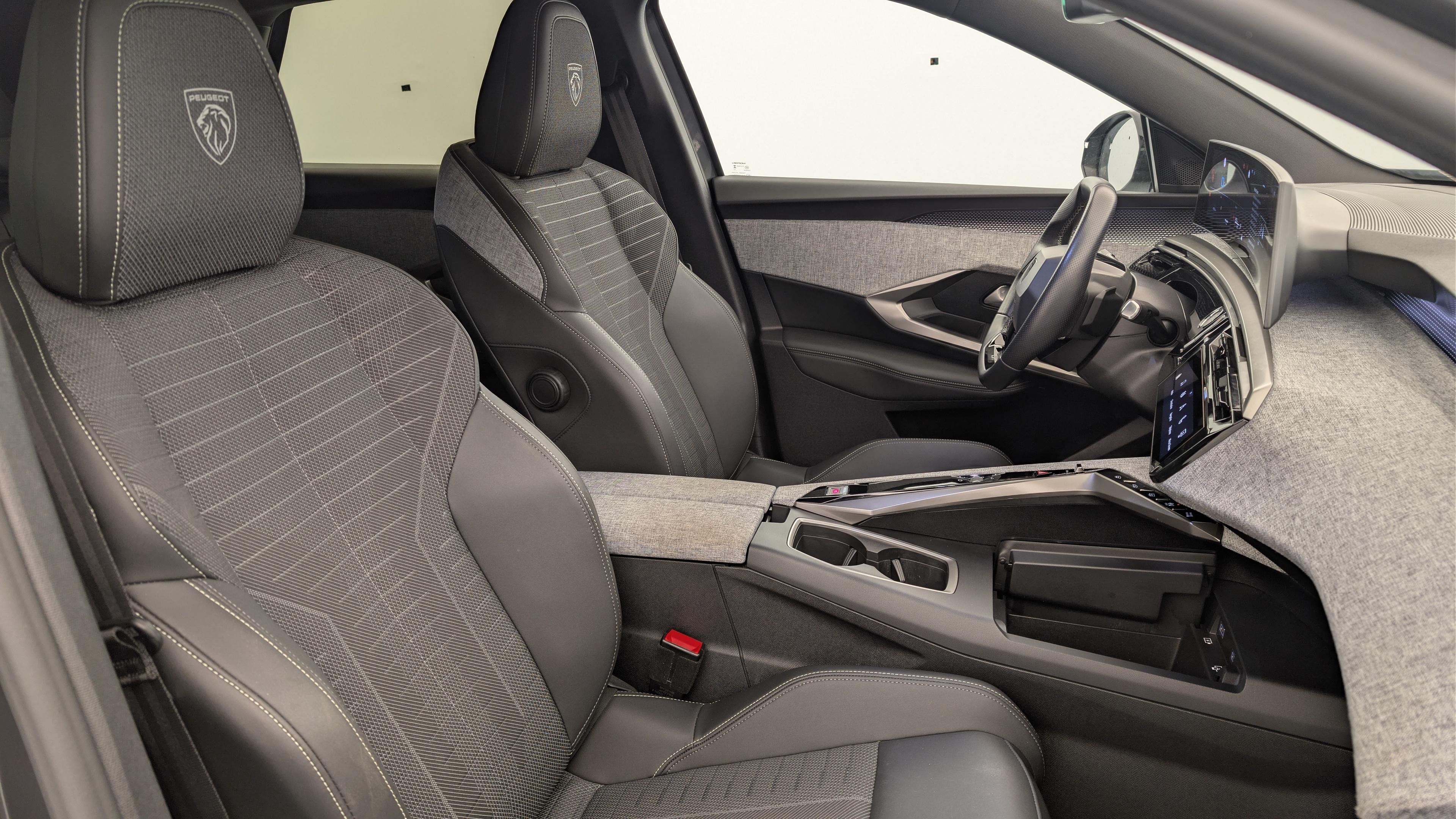 Peugeot 3008 Hybrid 145 e-DCS6 GT
