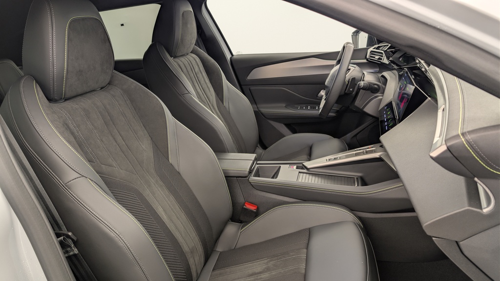 Peugeot 408 Hybrid 145 e-DCS6 GT